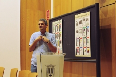 Àlex Ros presenta l’exposició de les portades de Plaerdemavida