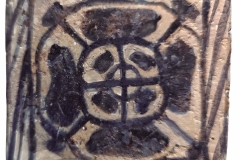 EXEMPLAR DE ROSETA GÒTICA DEL S. XV QUE SERVIRÀ PER A LA RECUPERACIÓ DEL PAVIMENT DE LA SALA DE COMISSIONS