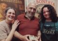 José Carrasco amb dos de les seues filles, Pilar i Lola, que dirigixen l’empresa des de la fàbrica de Montcada
